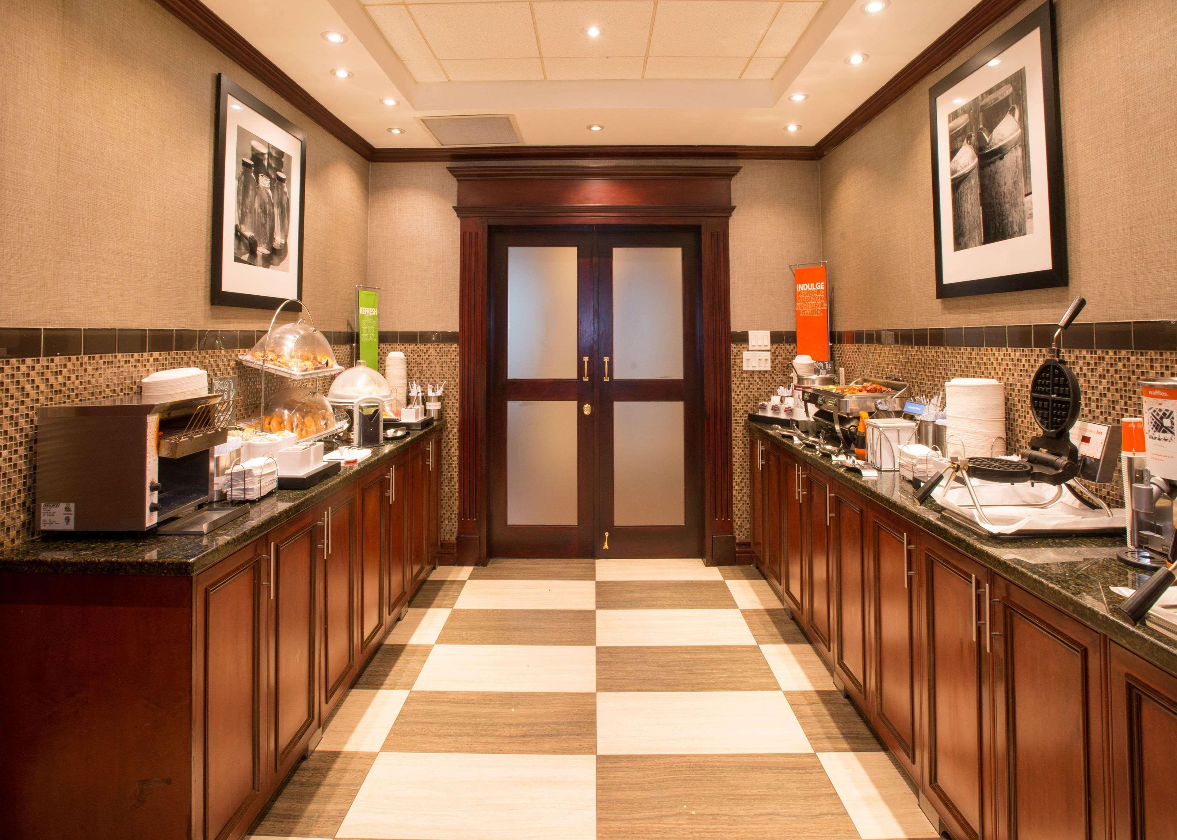 Hampton Inn Toronto-Mississauga West Kültér fotó