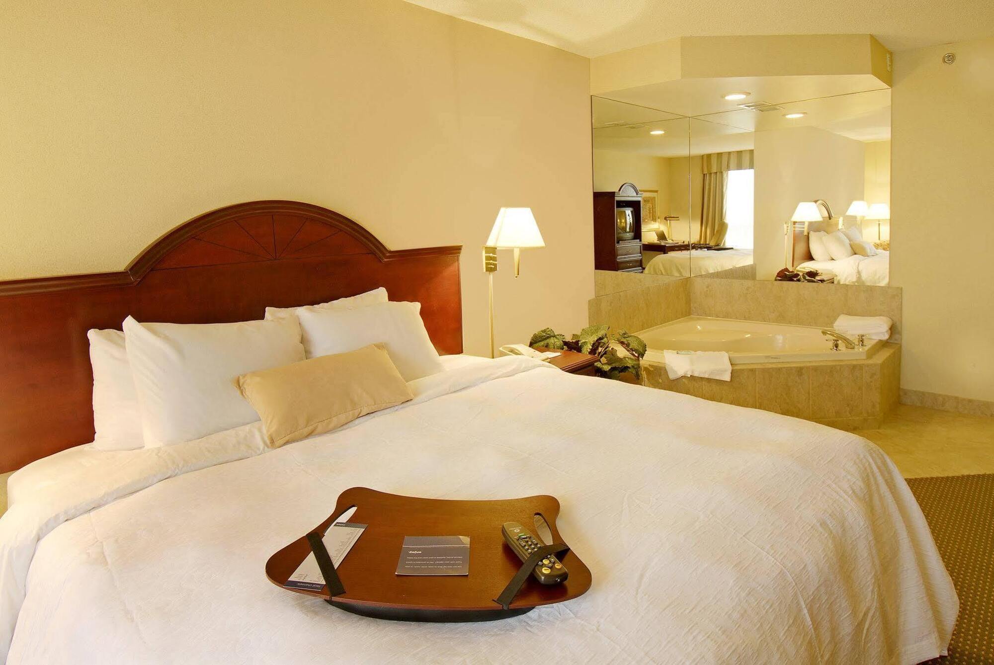 Hampton Inn Toronto-Mississauga West Kültér fotó